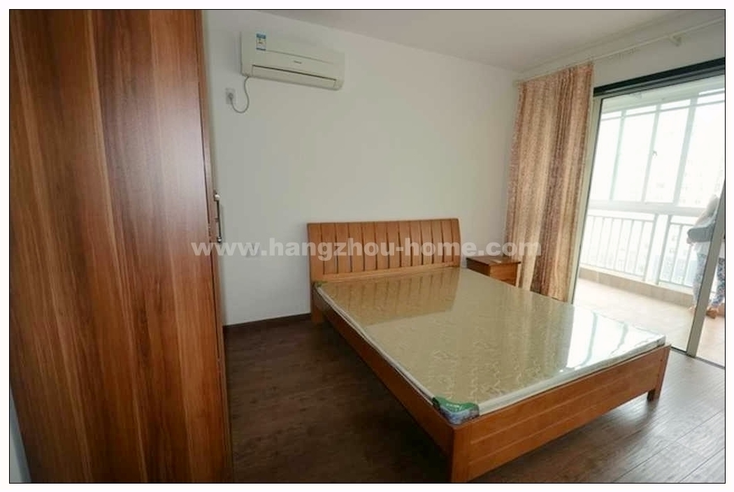 Bedrooms-Master Bedroom