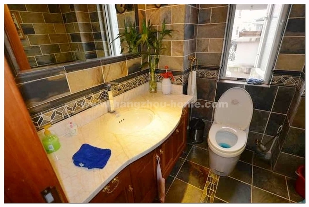 Bathrooms-Master Bathroom
