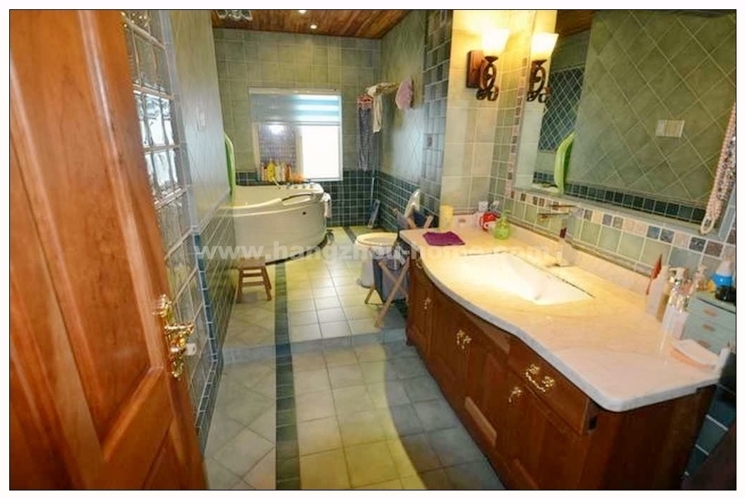 Bathrooms-Master Bathroom