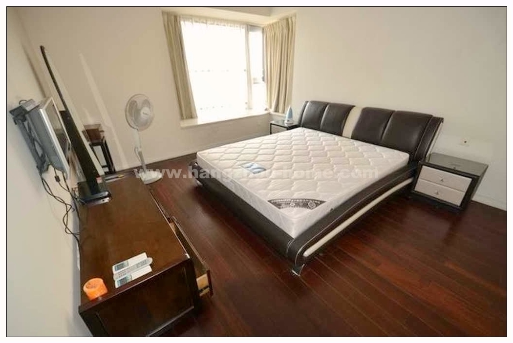 Bedrooms-Master Bedroom
