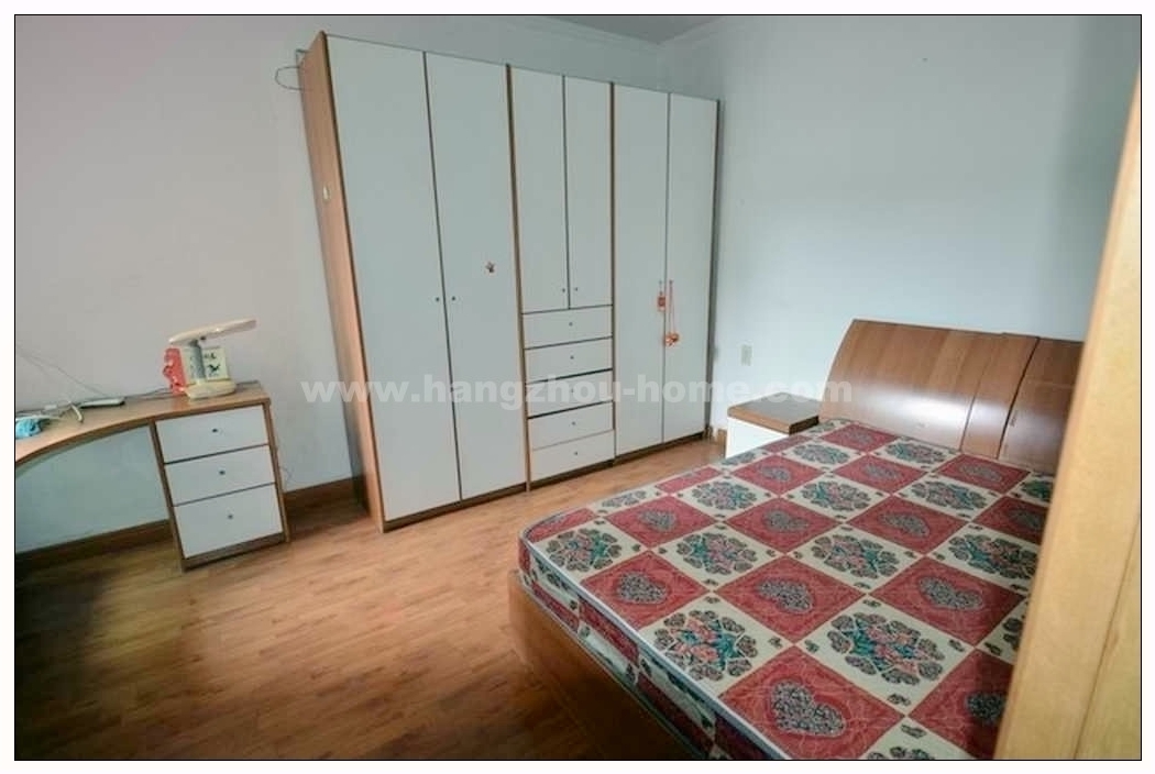 Bedrooms-Master Bedroom