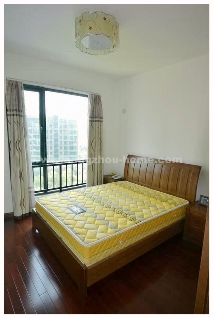 Bedrooms-Master Bedroom