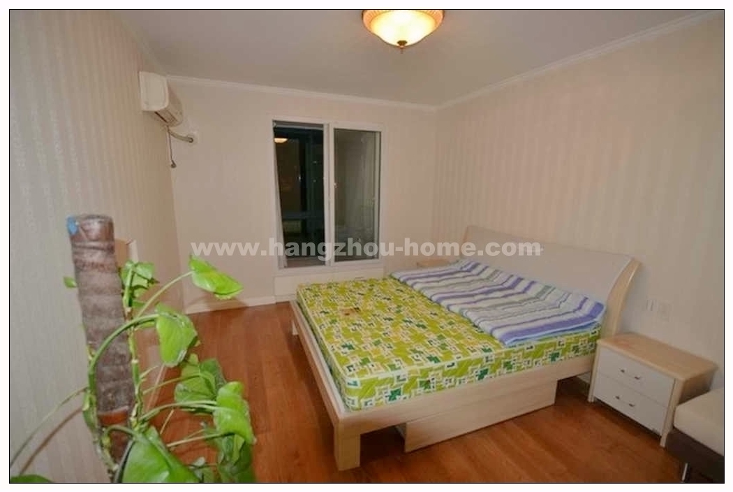 Bedrooms-Master Bedroom