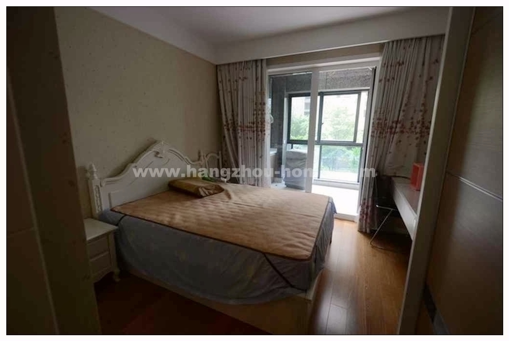 Bedrooms-Master Bedroom