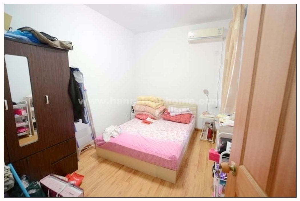 Bedrooms-Master Bedroom
