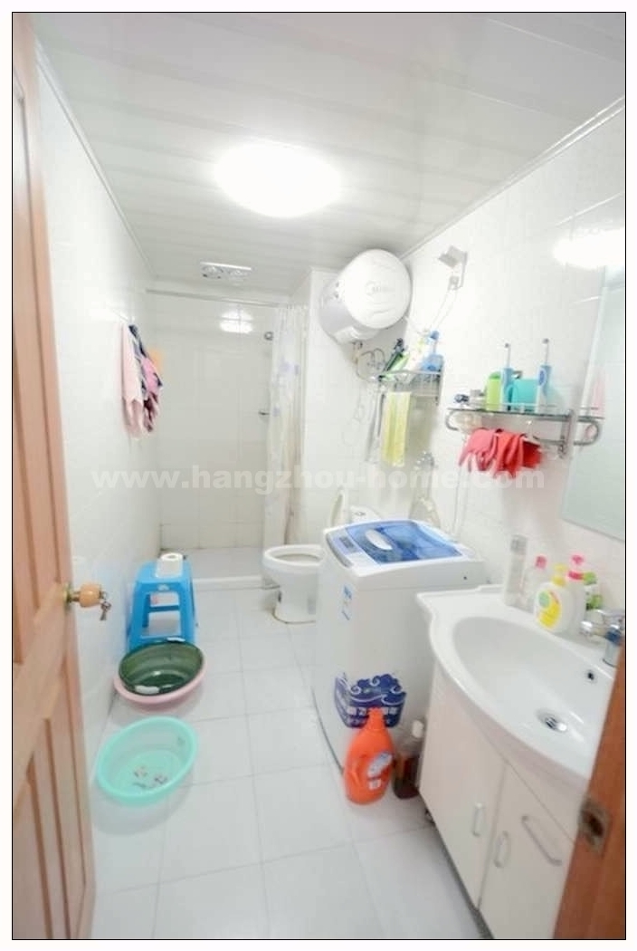 Bathrooms-Master Bathroom