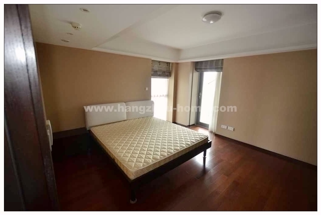 Bedrooms-Master Bedroom