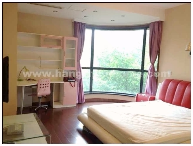 Bedrooms-Master Bedroom