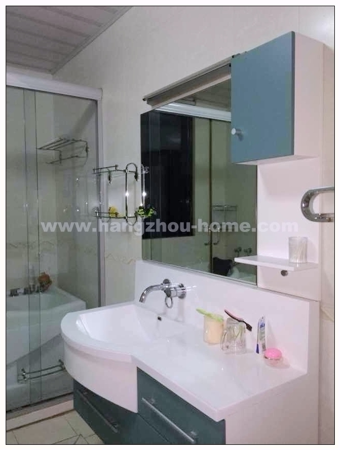 Bathrooms-Master Bathroom