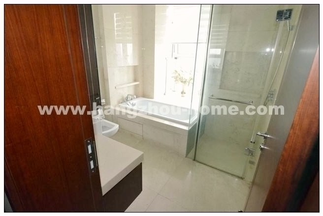 Bathrooms-Master Bathroom