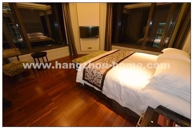 Bedrooms-Master Bedroom