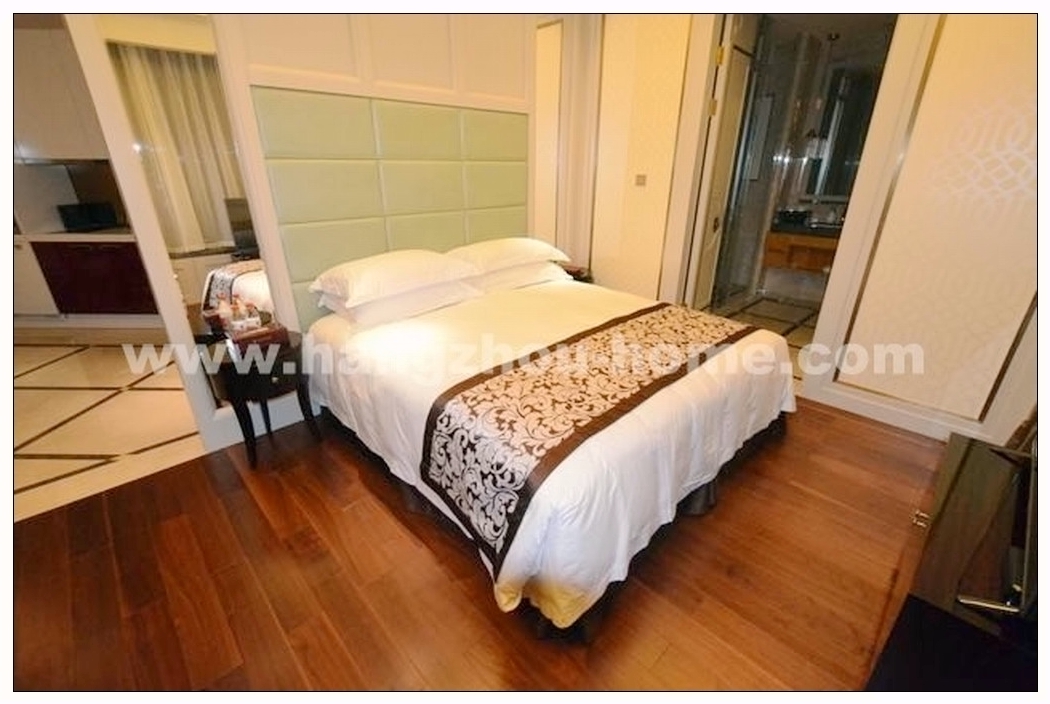 Bedrooms-Master Bedroom