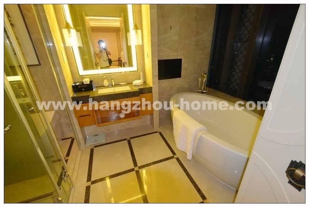 Bathrooms-Master Bathroom