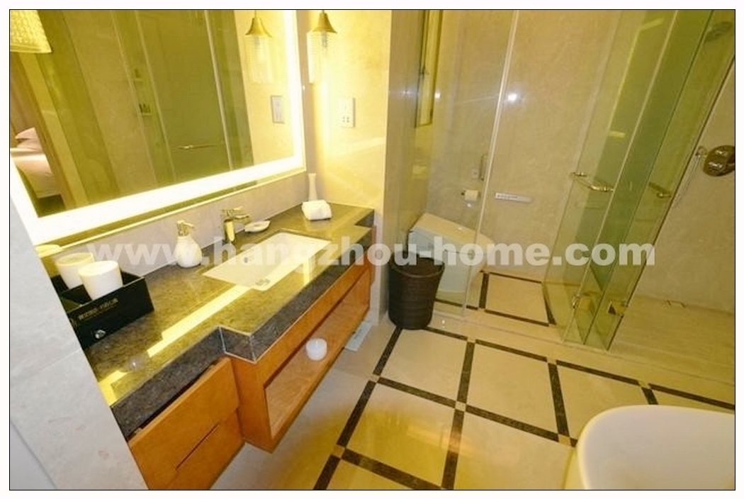 Bathrooms-Master Bathroom