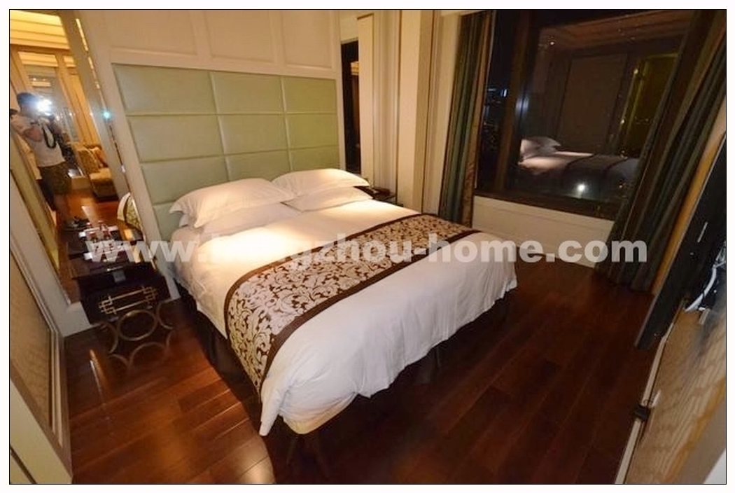 Bedrooms-Master Bedroom