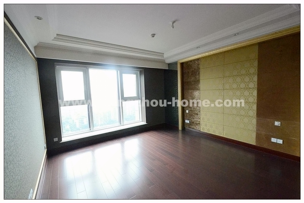 Bedrooms-Master Bedroom