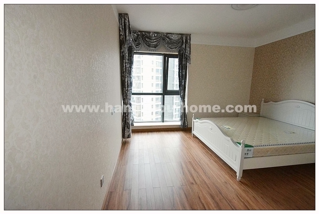 Bedrooms-Master Bedroom