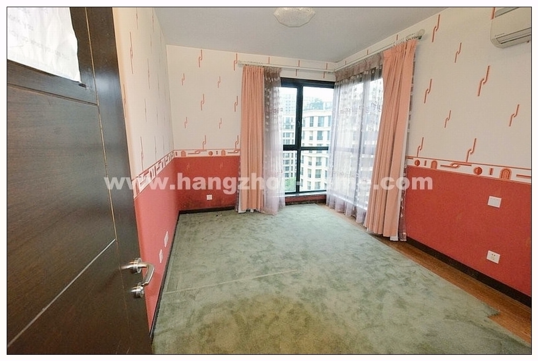 Bedrooms-Master Bedroom