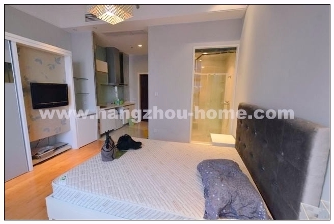 Bedrooms-Master Bedroom