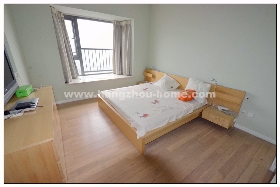 Bedrooms-Master Bedroom