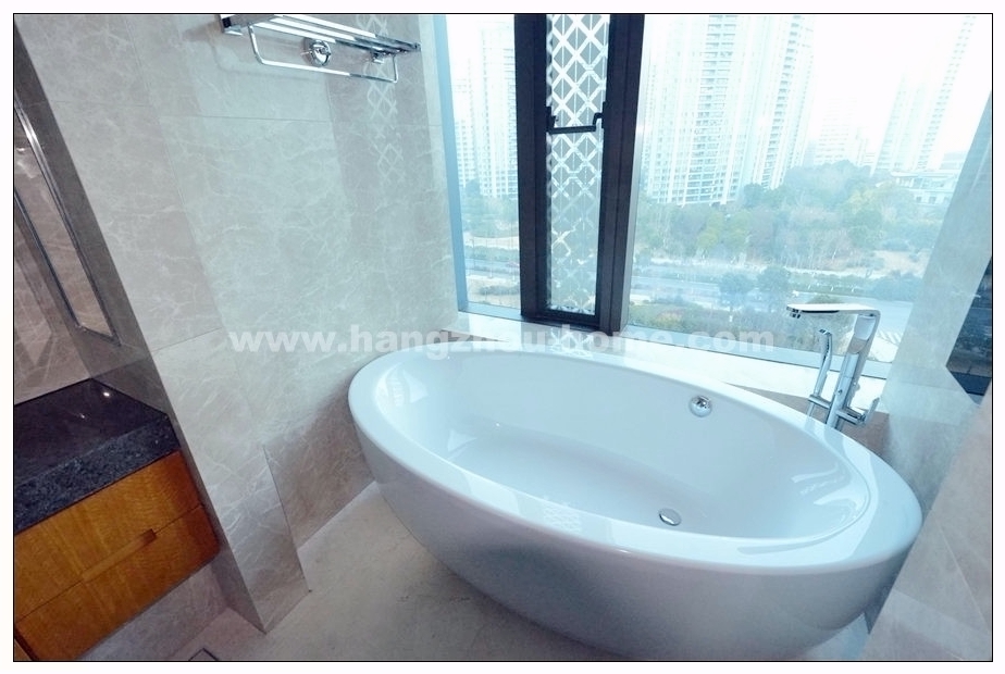 Bathrooms-Master Bathroom