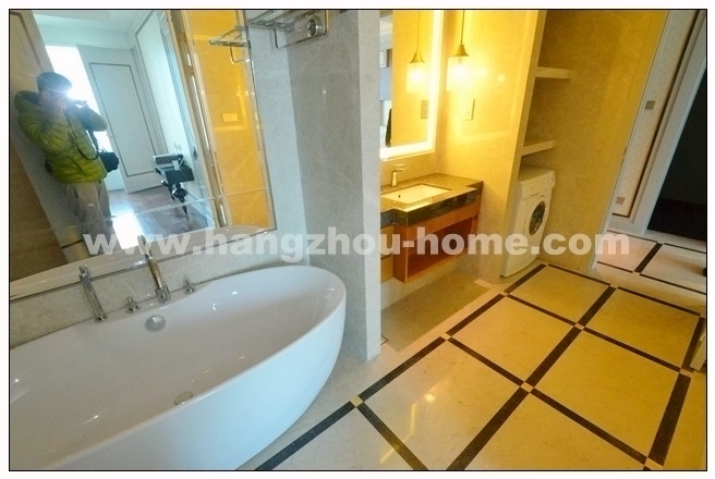 Bathrooms-Master Bathroom
