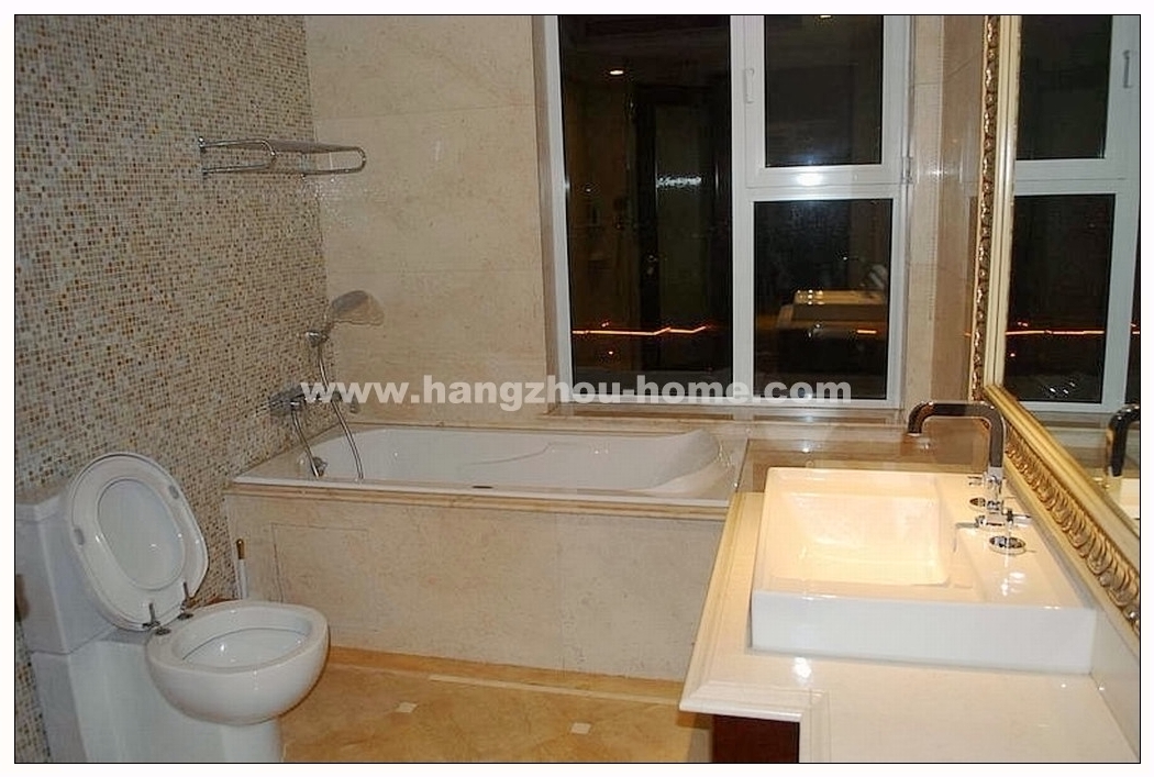 Bathrooms-Master Bathroom