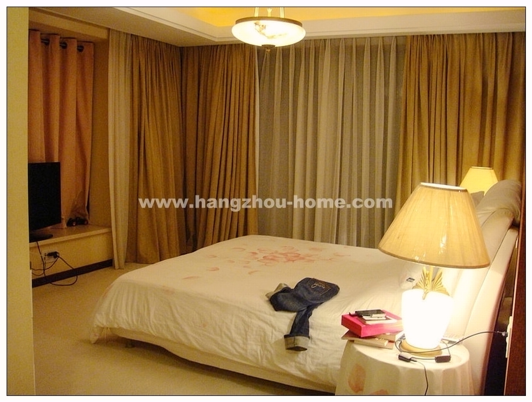Bedrooms-Master Bedroom