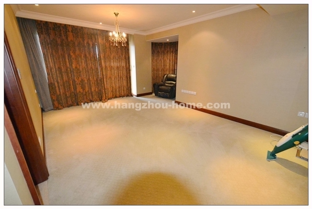 Bedrooms-Master Bedroom