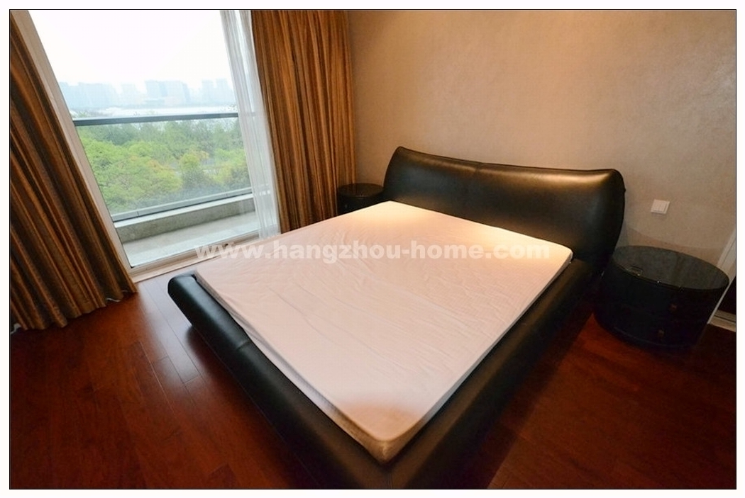 Bedrooms-Master Bedroom