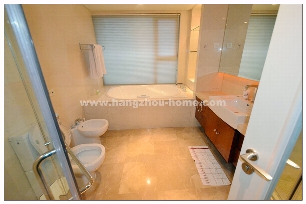 Bathrooms-Master Bathroom