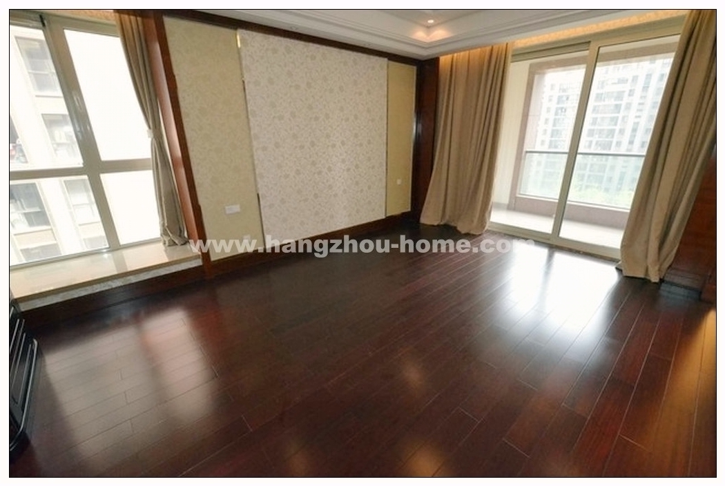 Bedrooms-Master Bedroom