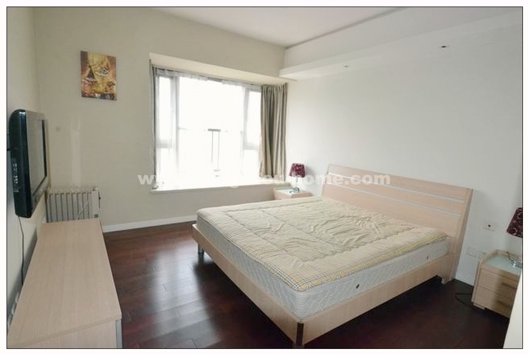 Bedrooms-Master Bedroom