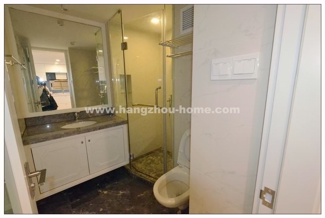 Bathrooms-Master Bathroom