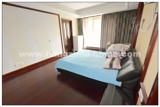 Bedrooms-Master Bedroom