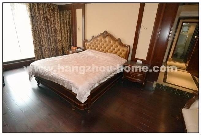 Bedrooms-Master Bedroom