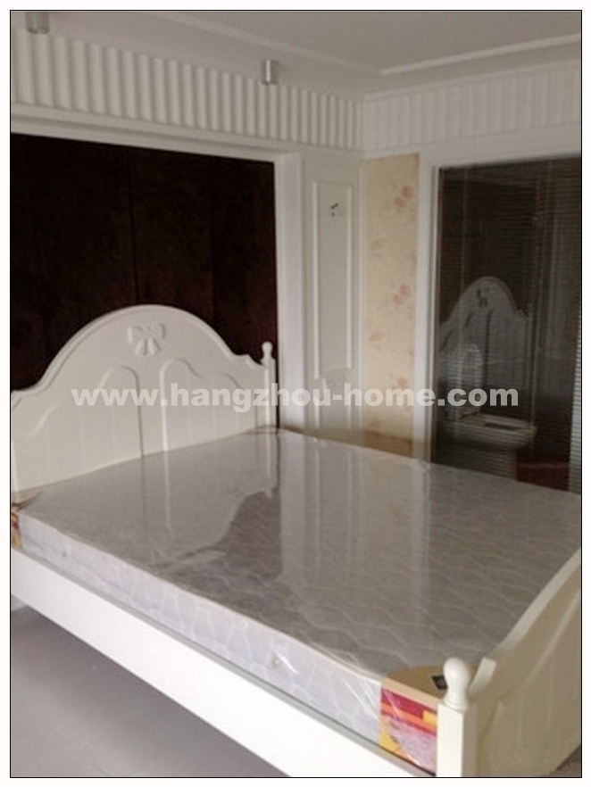 Bedrooms-Master Bedroom