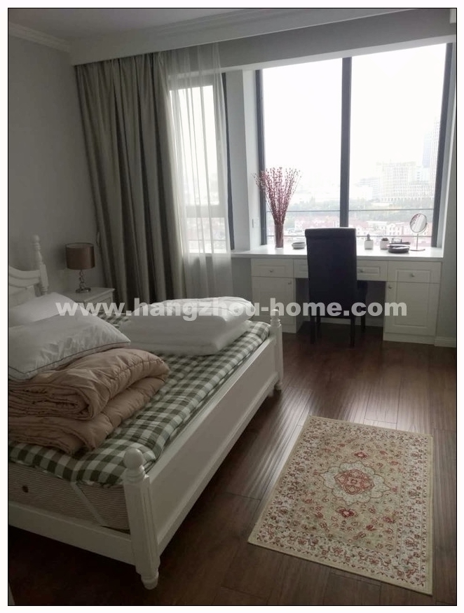 Bedrooms-Master Bedroom