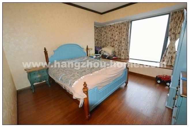 Bedrooms-Master Bedroom