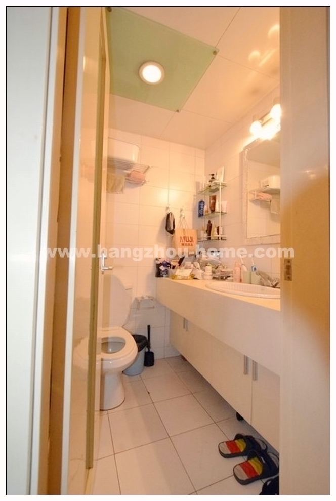Bathrooms-Master Bathroom