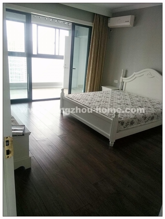 Bedrooms-Master Bedroom