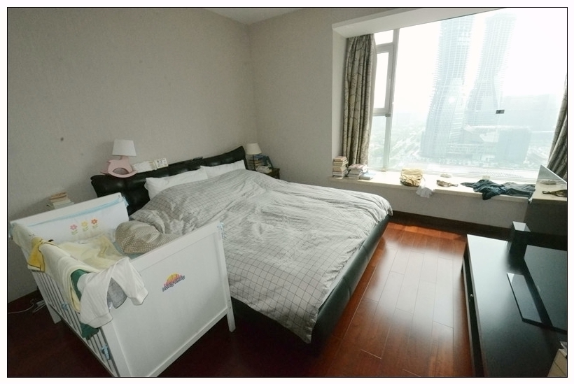 Bedrooms-Master Bedroom