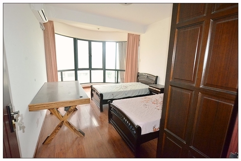 Bedrooms-Master Bedroom