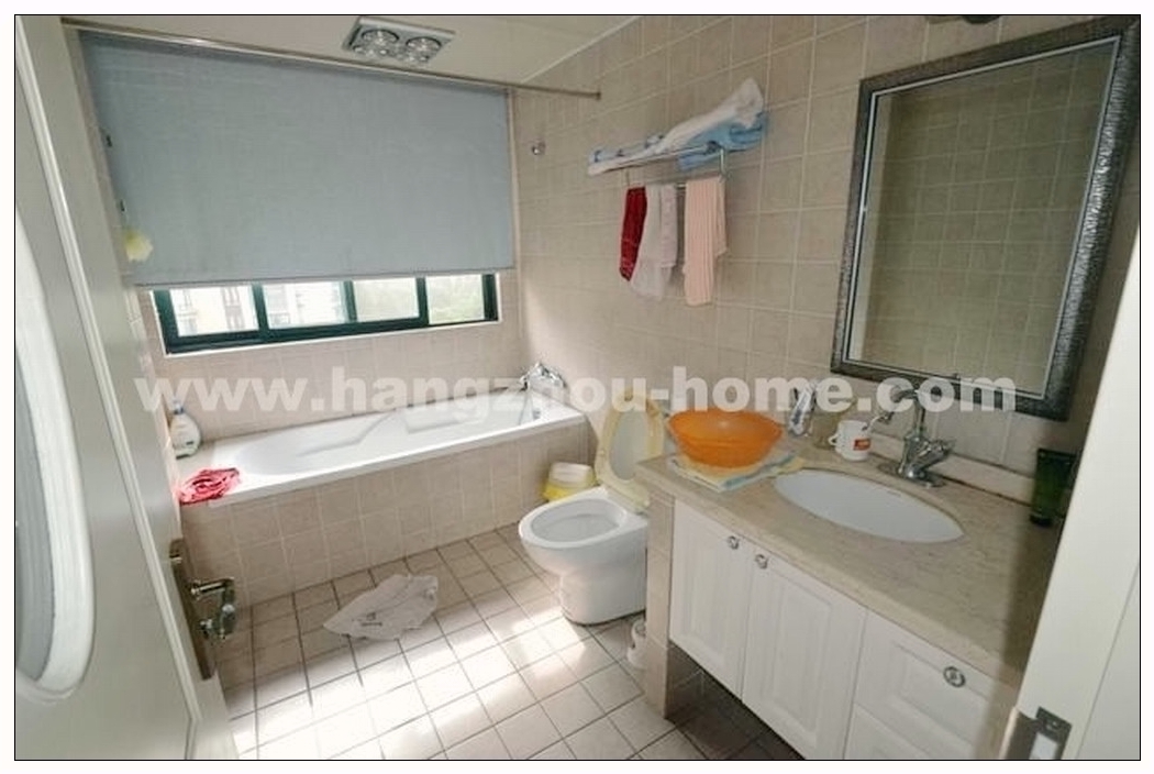 Bathrooms-Master Bathroom