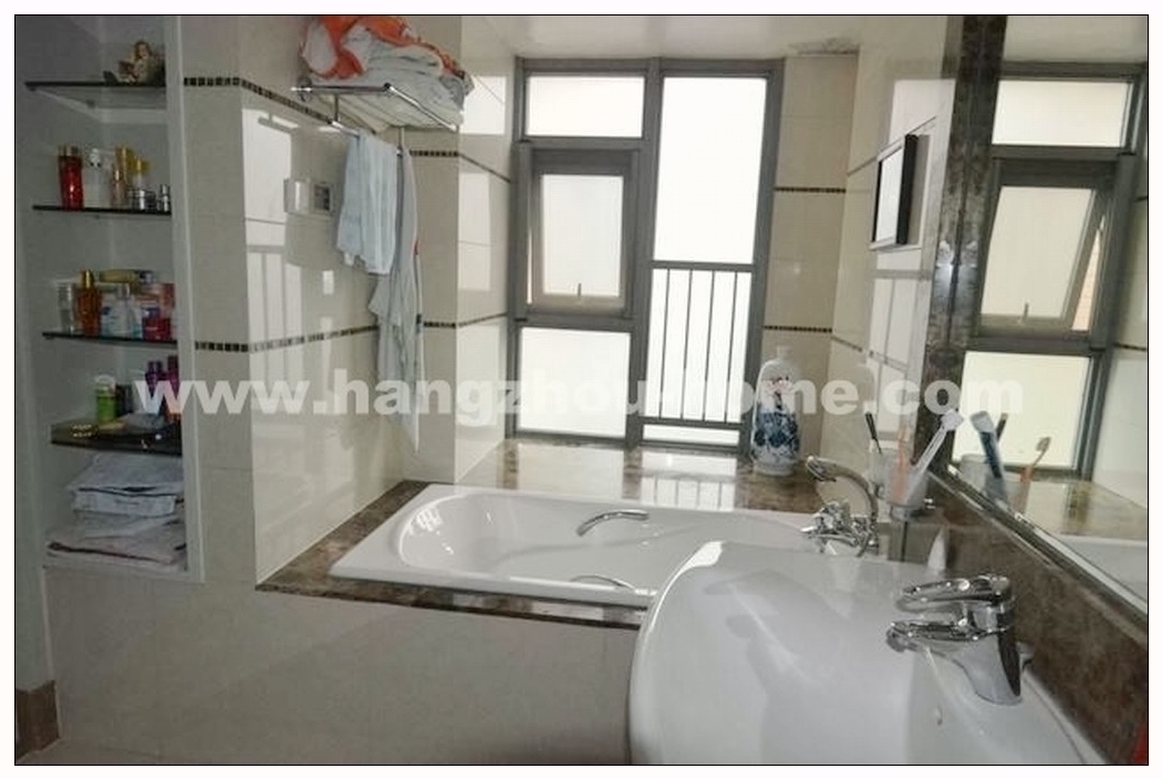 Bathrooms-Master Bathroom