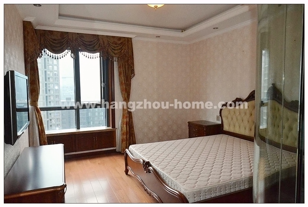 Bedrooms-Master Bedroom