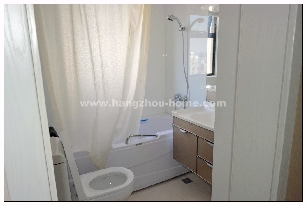 Bathrooms-Master Bathroom