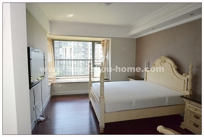 Bedrooms-Master Bedroom