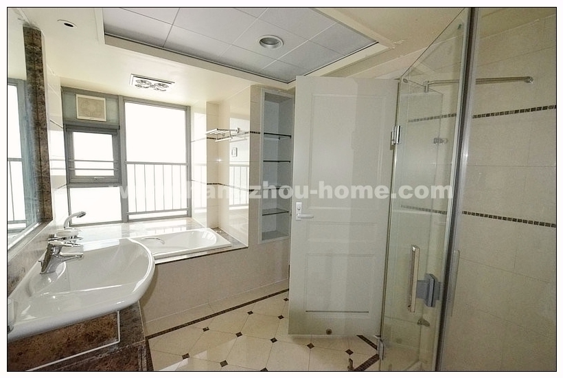 Bathrooms-Master Bathroom