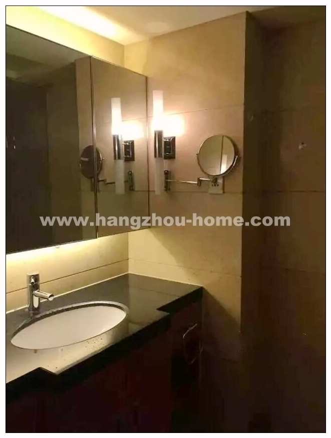 Bathrooms-Master Bathroom